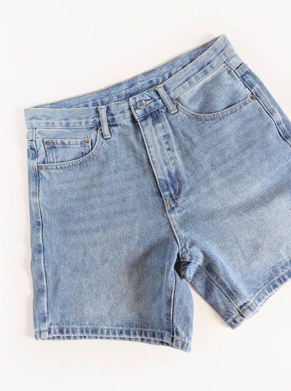 Bermuda Shorts | Medium Wash