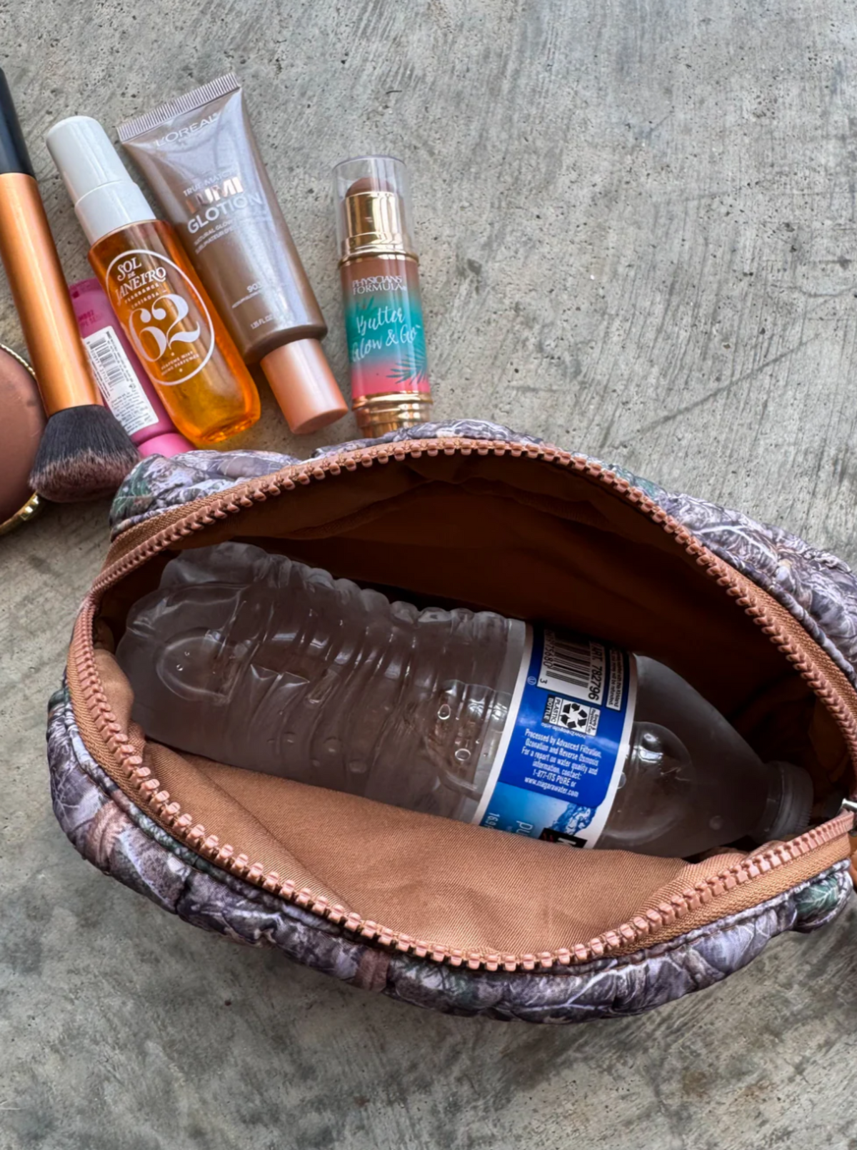 Camo Puff Wristlet | Brown