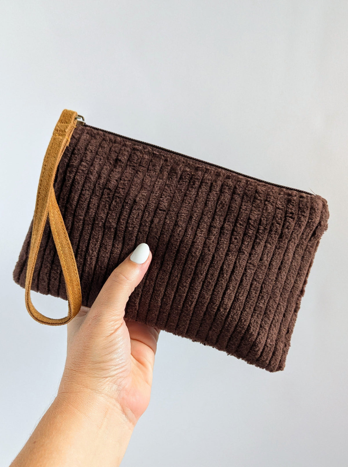 Corduroy Wristlet | Chocolate
